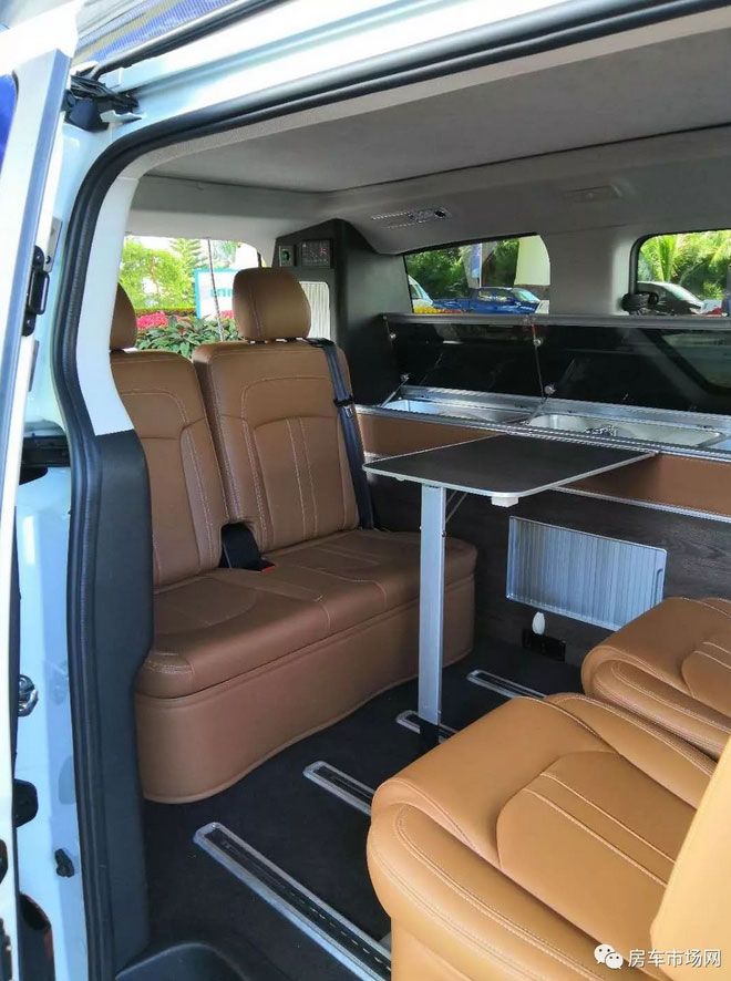 上汽大通RG10汽油升頂房車 量產(chǎn)實車接受預(yù)定