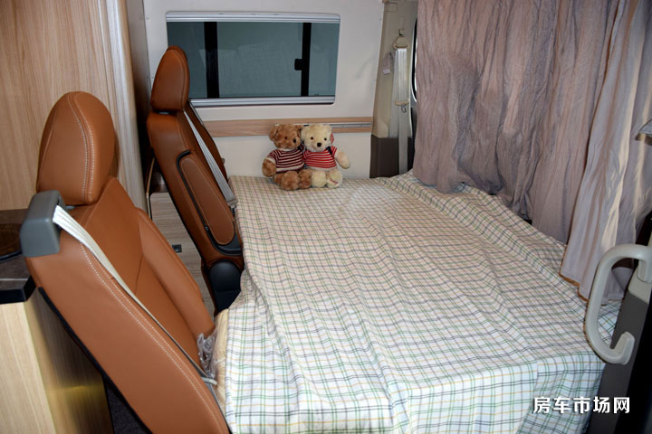 上汽大通2018款全新B型房車(chē)