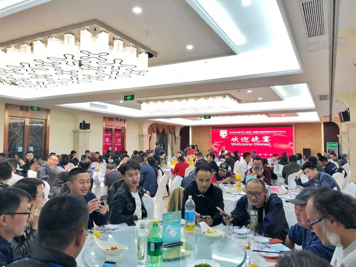 房車亮相第五屆中國(guó)汽車（房車）露營(yíng)大會(huì)露營(yíng)裝備及房車展覽會(huì)