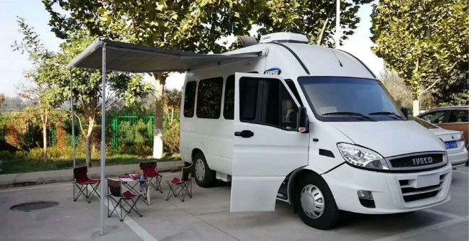 紅日依維柯B型a37房車 特價(jià)30萬僅此一臺(tái)