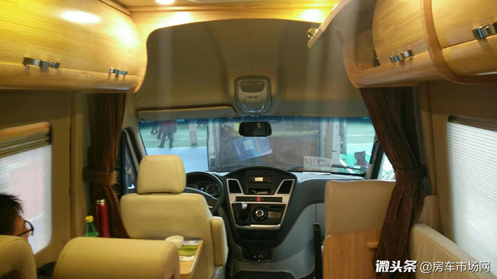 紅日依維柯B型a37房車 特價(jià)30萬僅此一臺(tái)