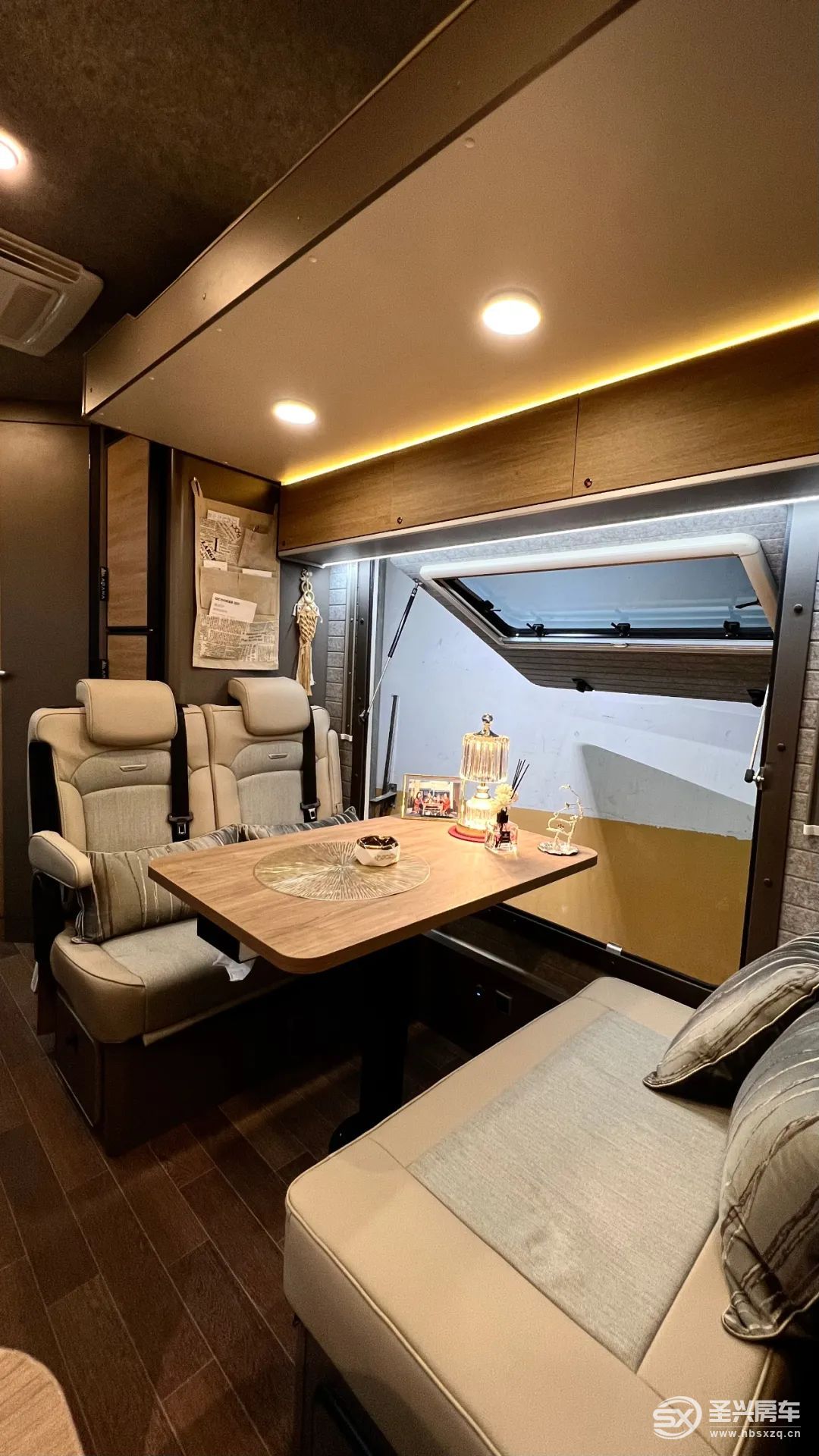 無(wú)拓展大空間/設(shè)計(jì)精細(xì)的房車(chē)，才是長(zhǎng)途旅行必備-11.jpg