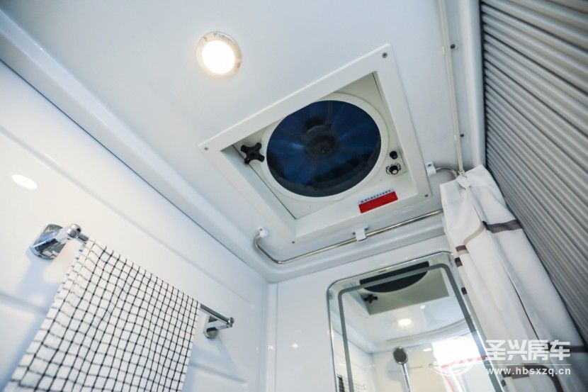 48V電路系統，獨立續航可維持3天，宇通全新B311豪享版房車等你來發現！get?code=ZDJlYzA0MzJlZDM4NTJjNjQxYzBkMGI4YzZjY2E3MDQsMTY2NzAzNjIzMjg2OA==